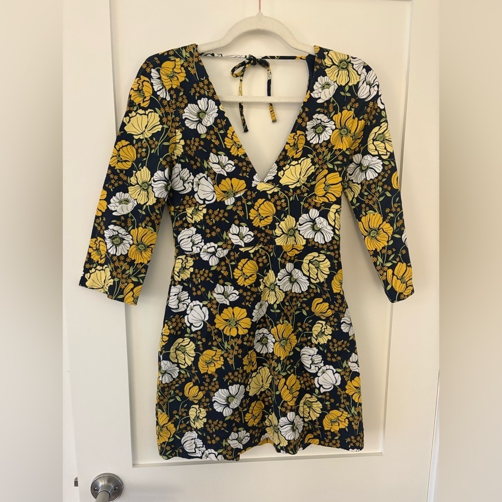 Zara | Women's Retro 70's Yellow Floral Deep V-neck 3/4 Sleeve Mini size small